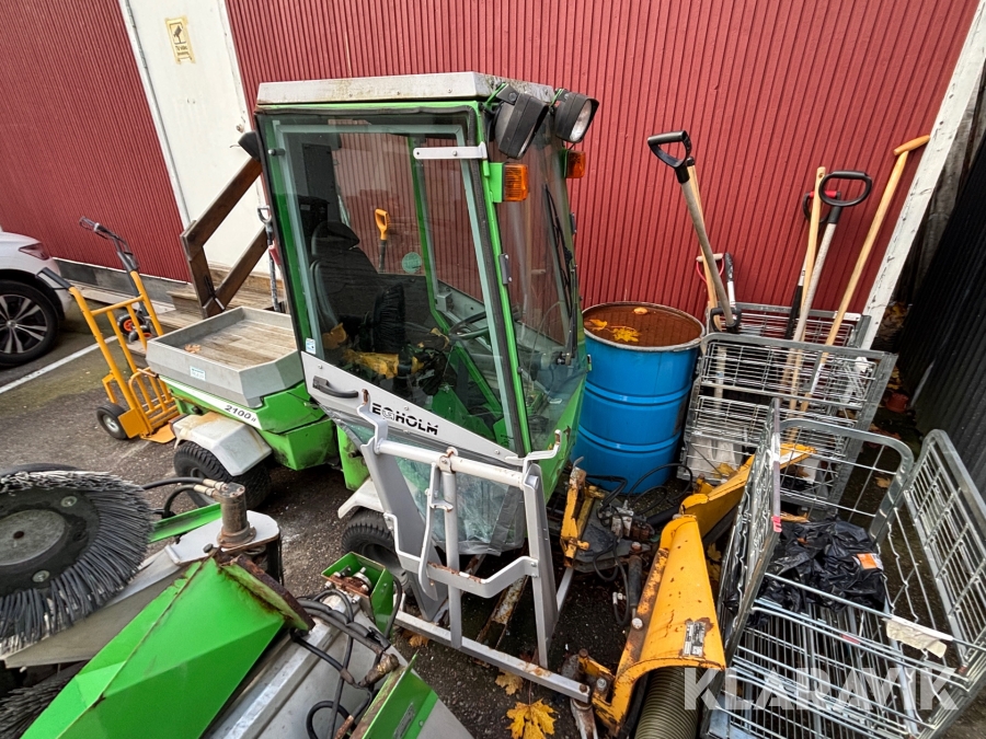 Redskapsbärare Egholm 2100 med redskap