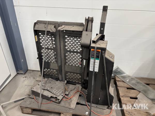 Lyft till skåp The Braun 7688LAFF