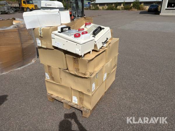 Uttagslådor parti Canalis KSB 160SV45T21 SE, KSB160SV45T22SE 18st