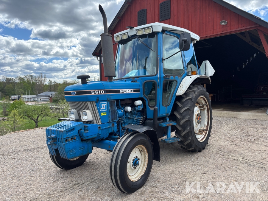 Traktor Ford 5610