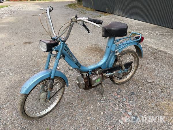 Moped Crescent 1203