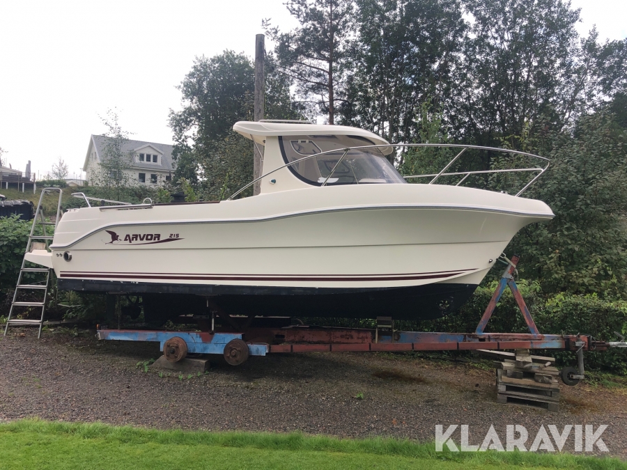 Motorbåt Arvor 215 inombordare + kärra