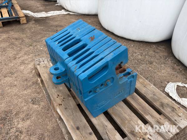 Frontvikter till traktor