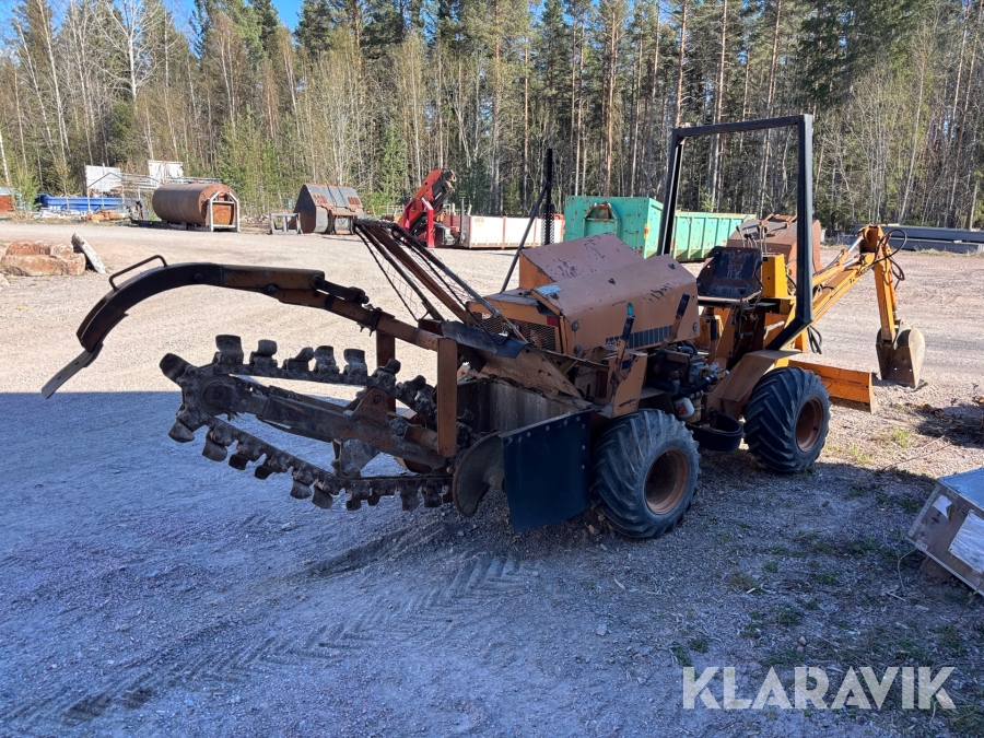 Minigrävare Case 25+4XP med grävaggregat & kedjesvärd