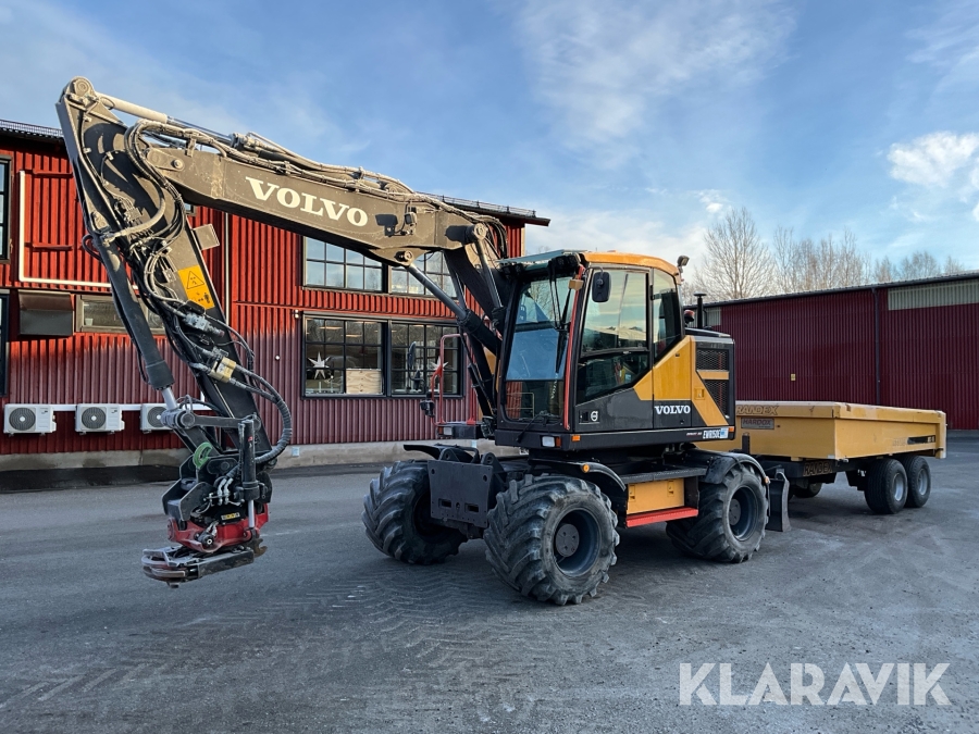 Grävmaskin Volvo EWR150E med vagn och tillbehör