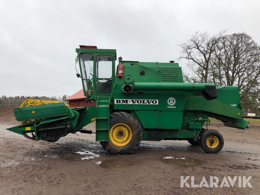 Skördetröska Volvo BM S 900 12 fot
