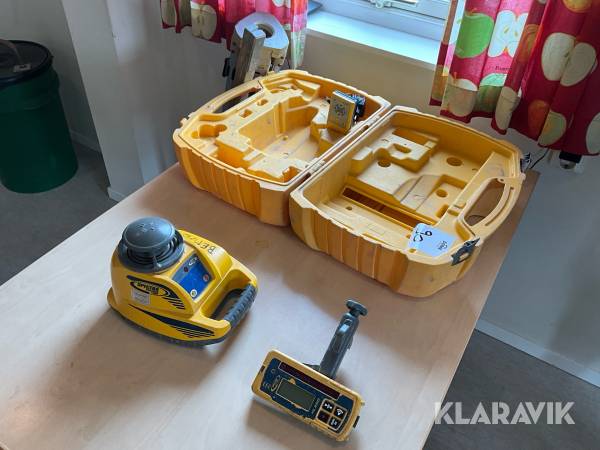 Bygglaser Spectra LL300 med stativ, mottagare och sticka