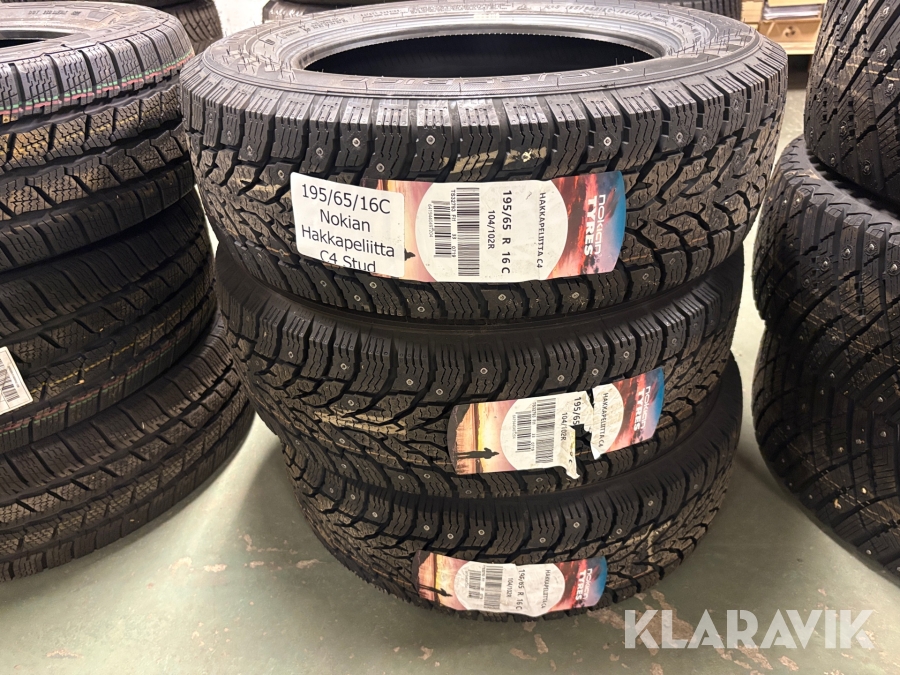 Vinterdäck Nokian Hakkapeliitta C4 stud 195/65R16C 3st