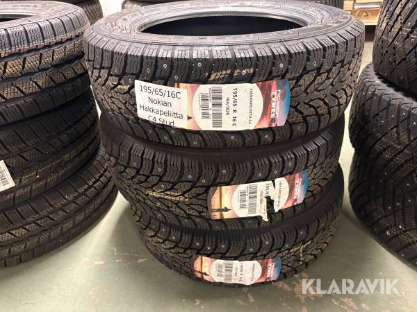Vinterdäck Nokian Hakkapeliitta C4 stud 195/65R16C 3st