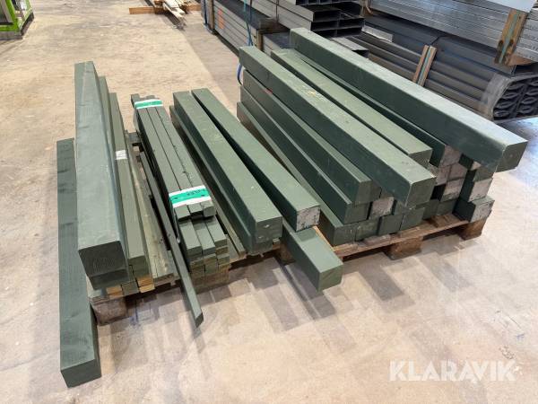 Staketstolpar & brädor 90x90 ca 30 st