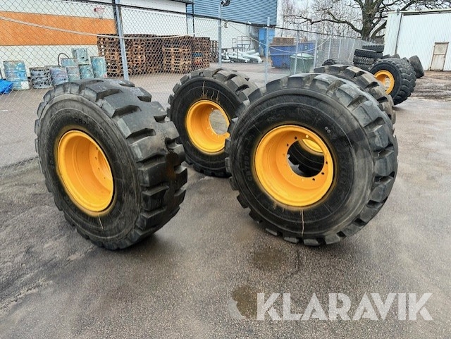 Entreprenaddäck Westlake på fälg Ljungbymaskin / Volvo 20.5-R25 4st