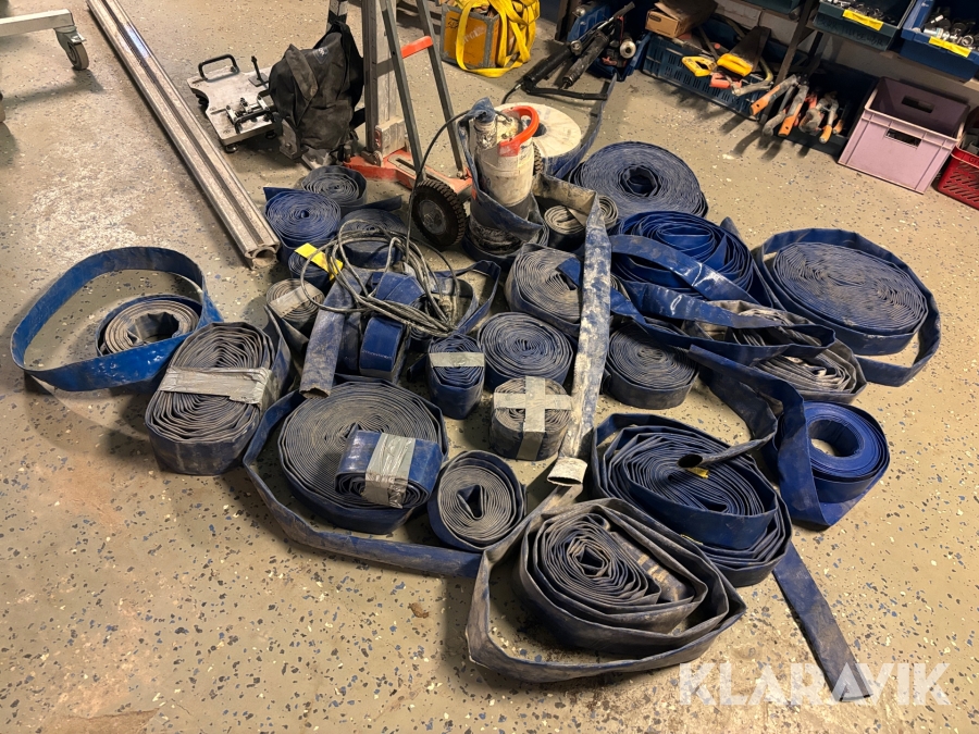 Dränkpump Flygt 2004.230-0018 med slangar