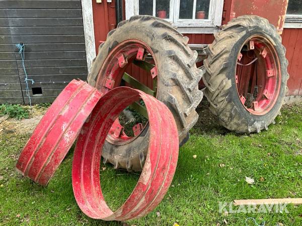 Dubbelmontage Goodyear 13.6-38 1par med ringar och spännare