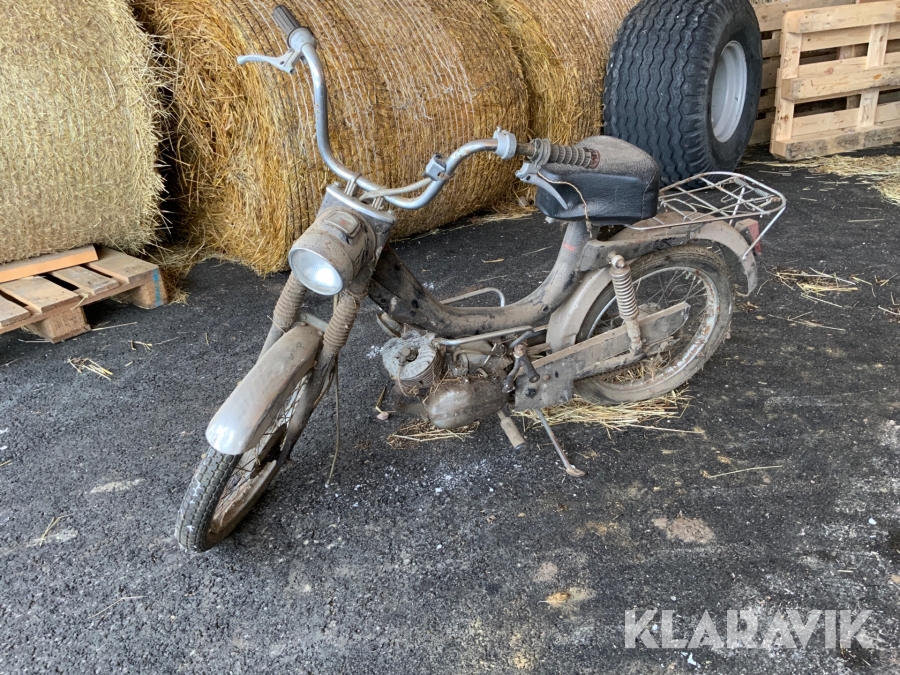 Moped Crescent Compact