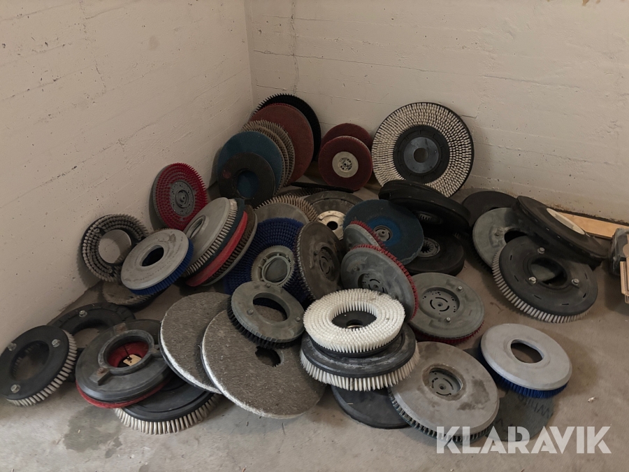 Borstar och rondellhållare till skurmaskiner