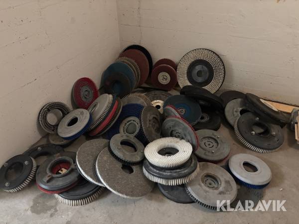 Borstar och rondellhållare till skurmaskiner