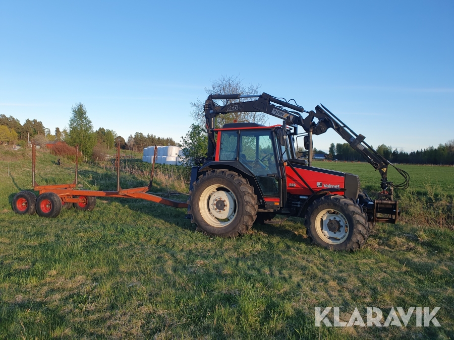 Traktor med kran och timmerkärra Valmet 865 FMV 360