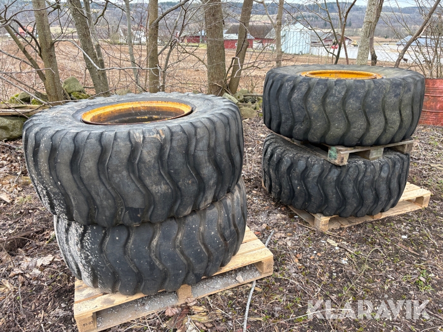 Entreprenaddäck Goodyear 20.5R25 4st med fälg
