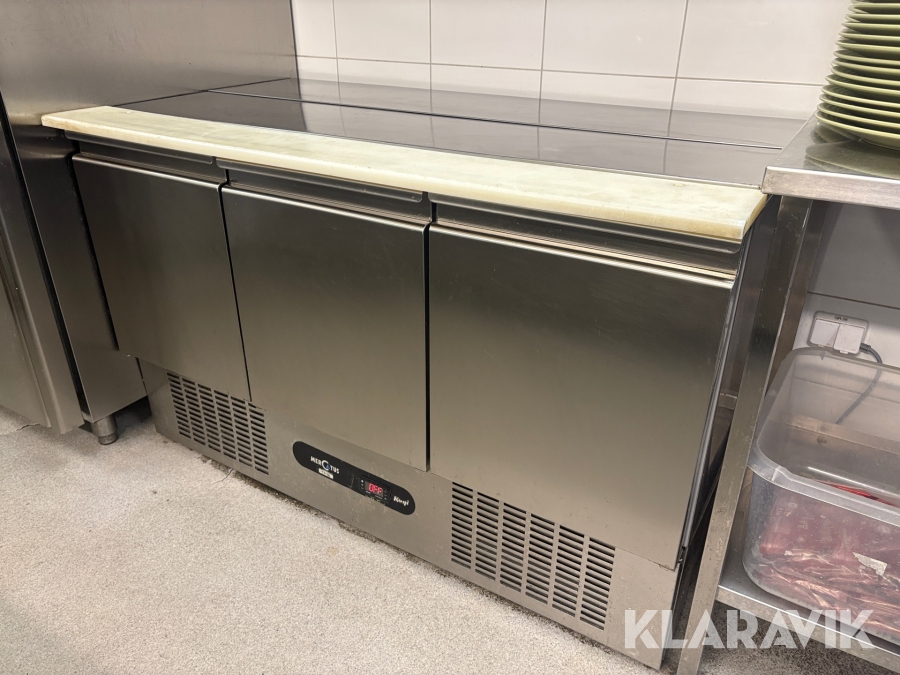 Saladette Mercutas R4-1320 med 3 dörrar