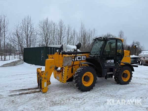 Teleskoplastare JCB 540-170 med skopa och gafflar