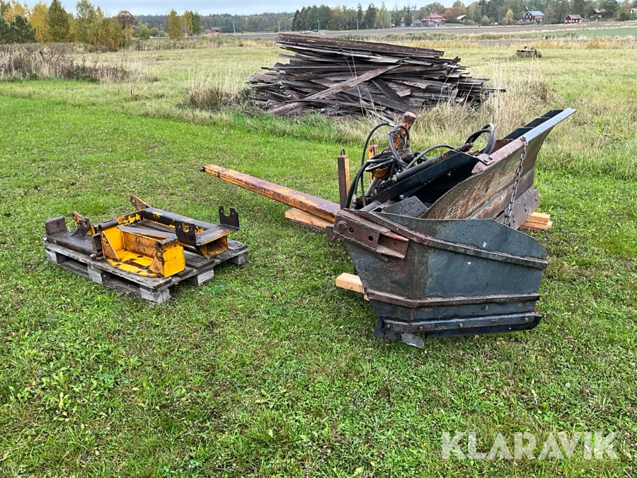 Diagonslplog för traktor Holms 240 med vallavskärare
