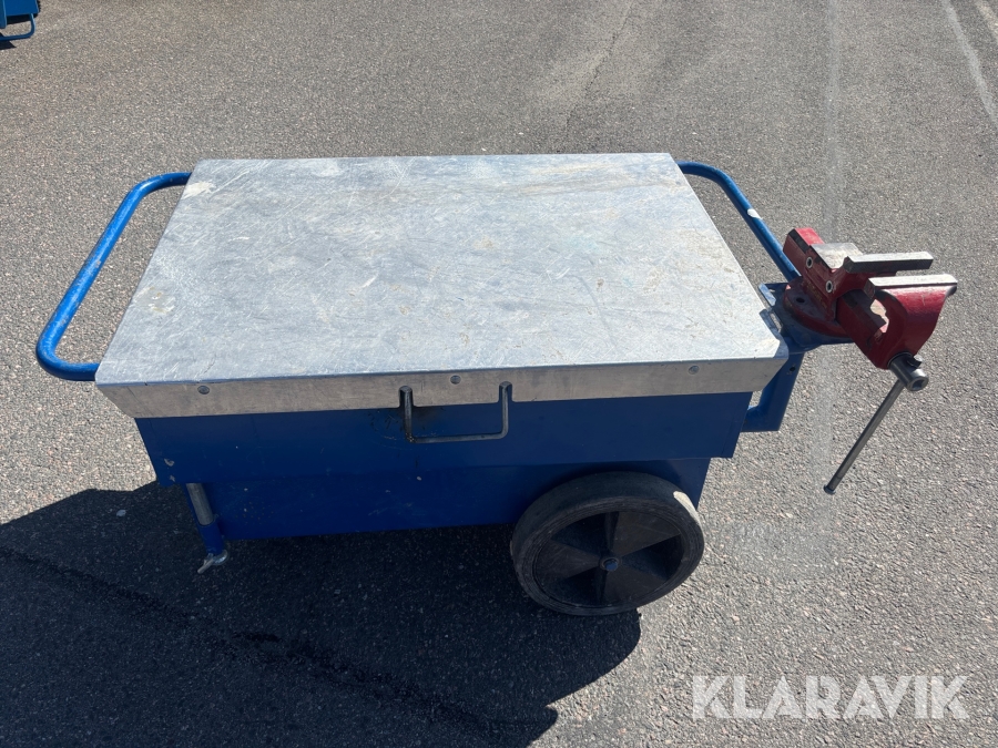 Verktygsvagn med skruvstäd