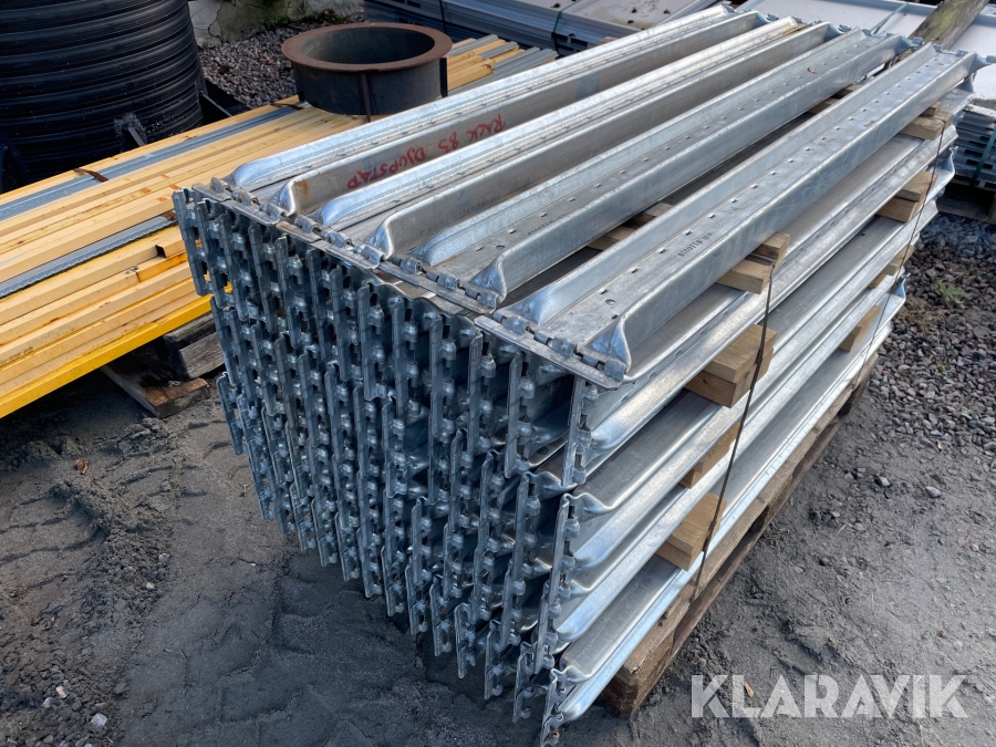 Balkar Electrolux Rack 83, Vara, Klaravik auktioner