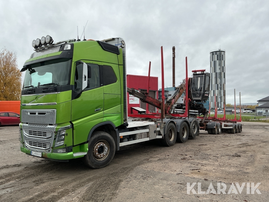 Timmerbilekipage Tridem Volvo FH16 med timmervagn