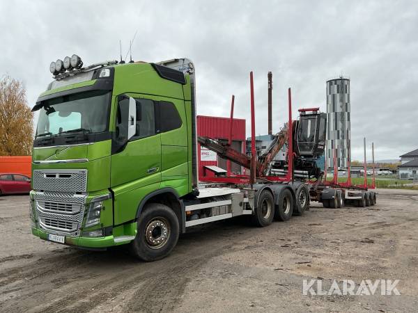 Timmerbilekipage Tridem Volvo FH16 med timmervagn