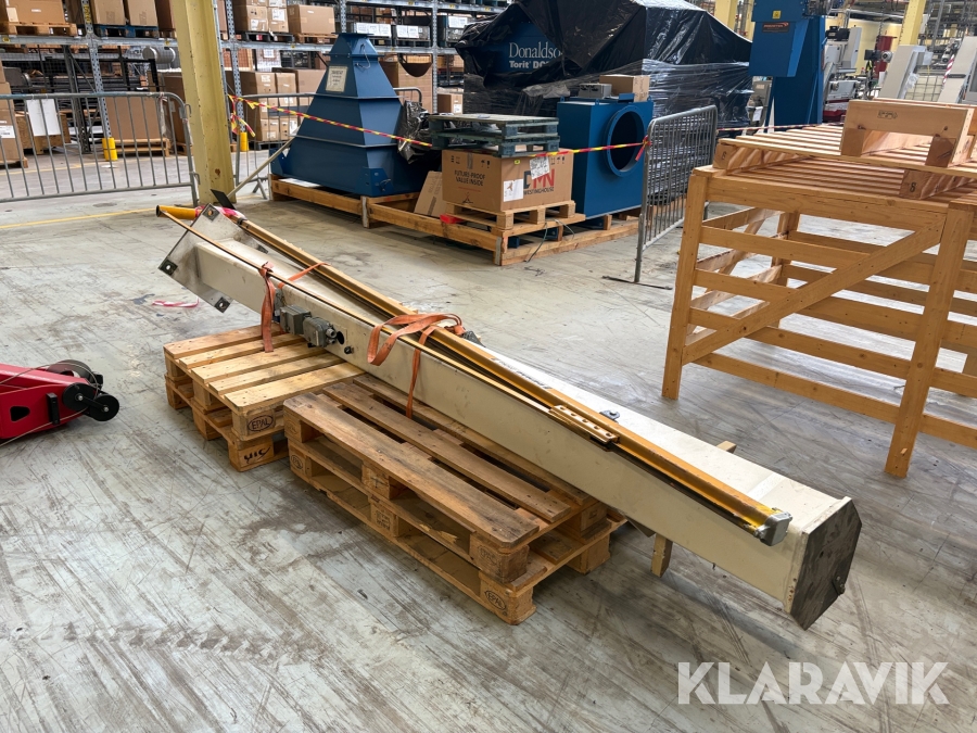 Pelarsvängkran Demag