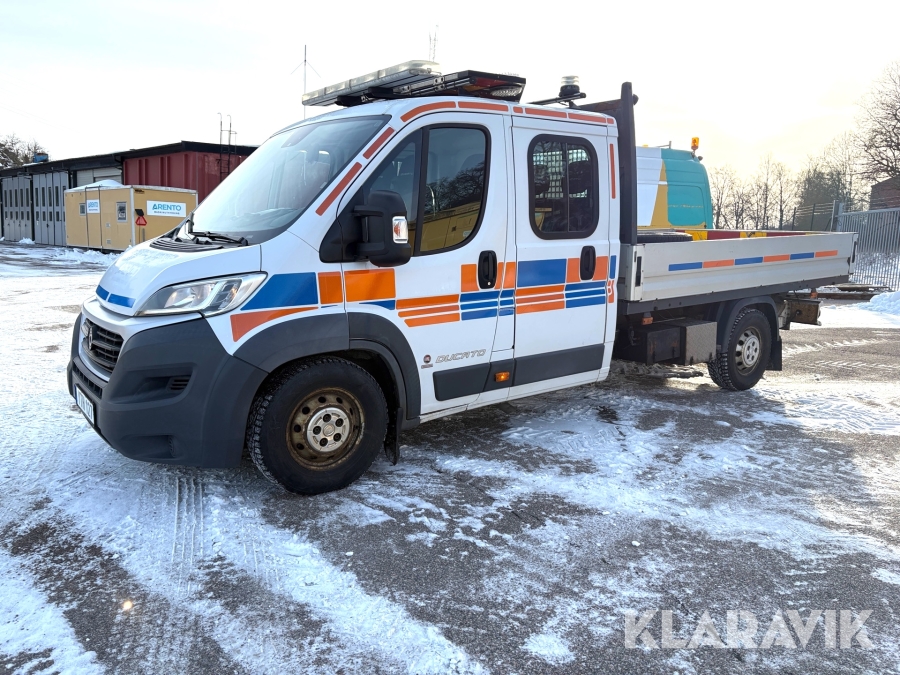 Lastbil Fiat Ducato med kran
