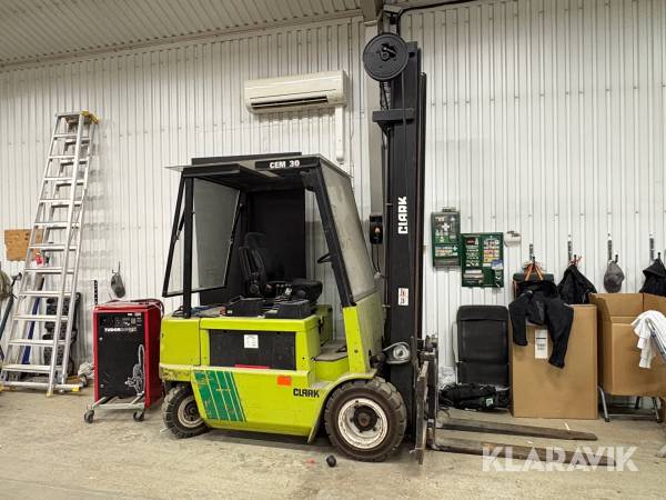 Truck Clark CEM 30 S