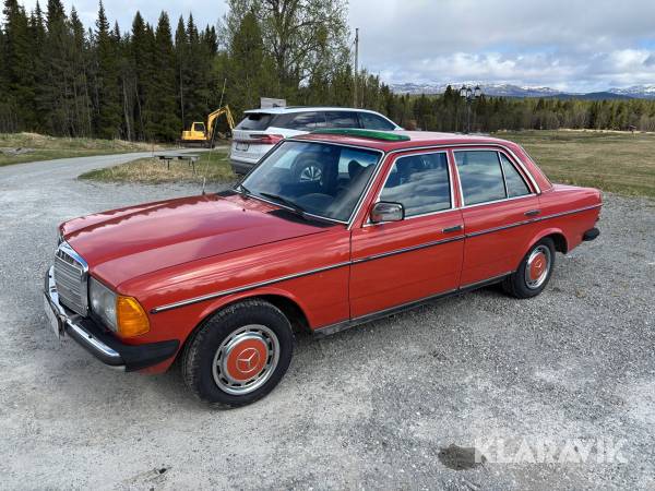 Mercedes-Benz 240D