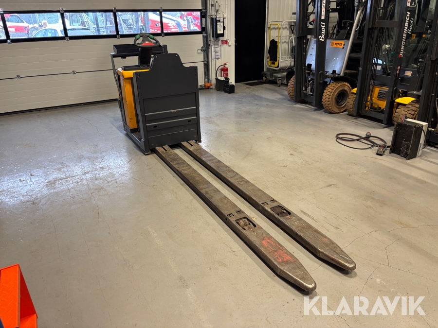 Låglyftande plocktruck Jungheinrich ECE 225