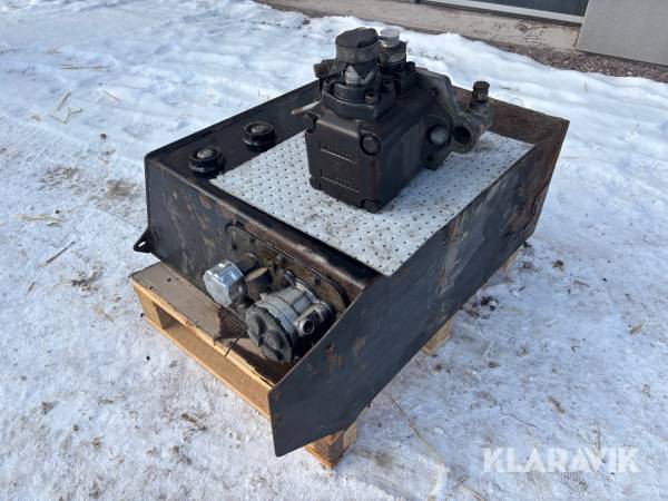 Hydrauloljetank med pump