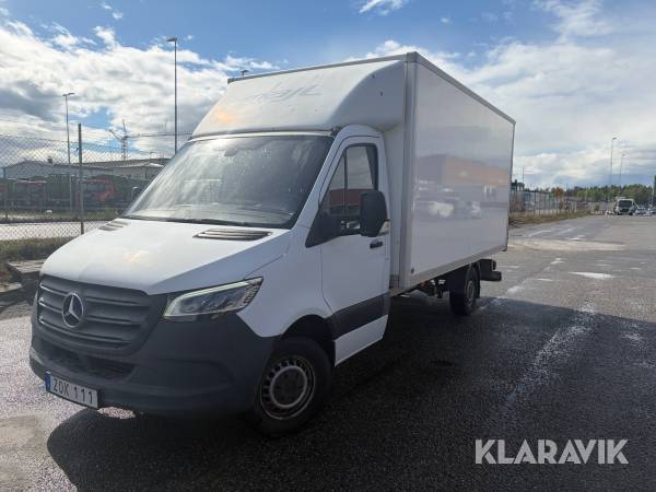 Lätt lastbil Mercedes-Benz Sprinter 316 med bakgavellyft