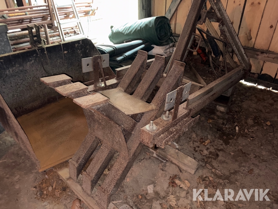 Traktor/ Skogsekipage Volvo BM 650 med skogsvagn Möre, Lima-6030 timmerkran och vinsch