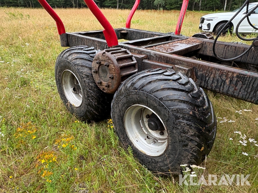Traktor/ Skogsekipage Volvo BM 650 med skogsvagn Möre, Lima-6030 timmerkran och vinsch