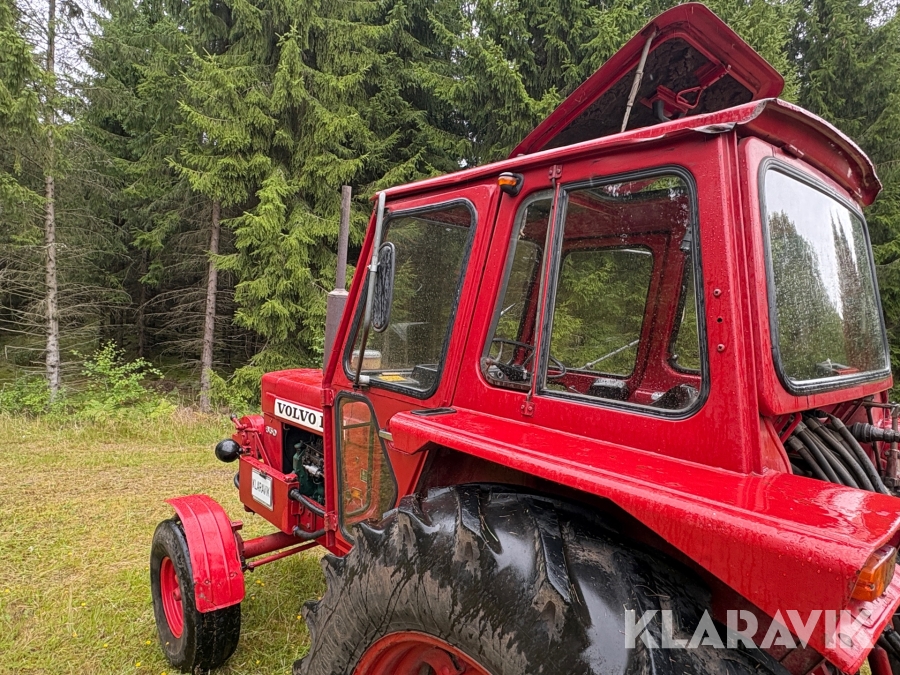 Traktor/ Skogsekipage Volvo BM 650 med skogsvagn Möre, Lima-6030 timmerkran och vinsch