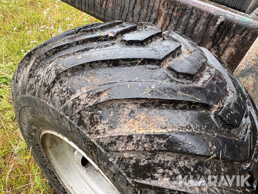 Traktor/ Skogsekipage Volvo BM 650 med skogsvagn Möre, Lima-6030 timmerkran och vinsch
