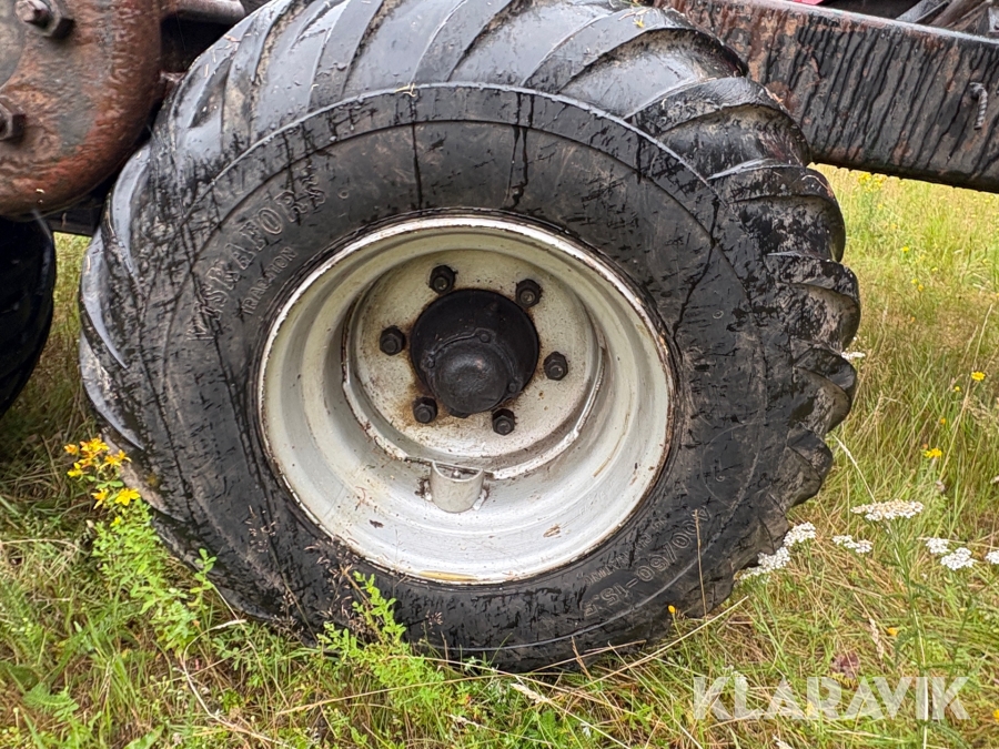Traktor/ Skogsekipage Volvo BM 650 med skogsvagn Möre, Lima-6030 timmerkran och vinsch