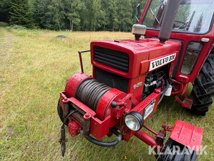 Traktor/ Skogsekipage Volvo BM 650 med skogsvagn Möre, Lima-6030 timmerkran och vinsch