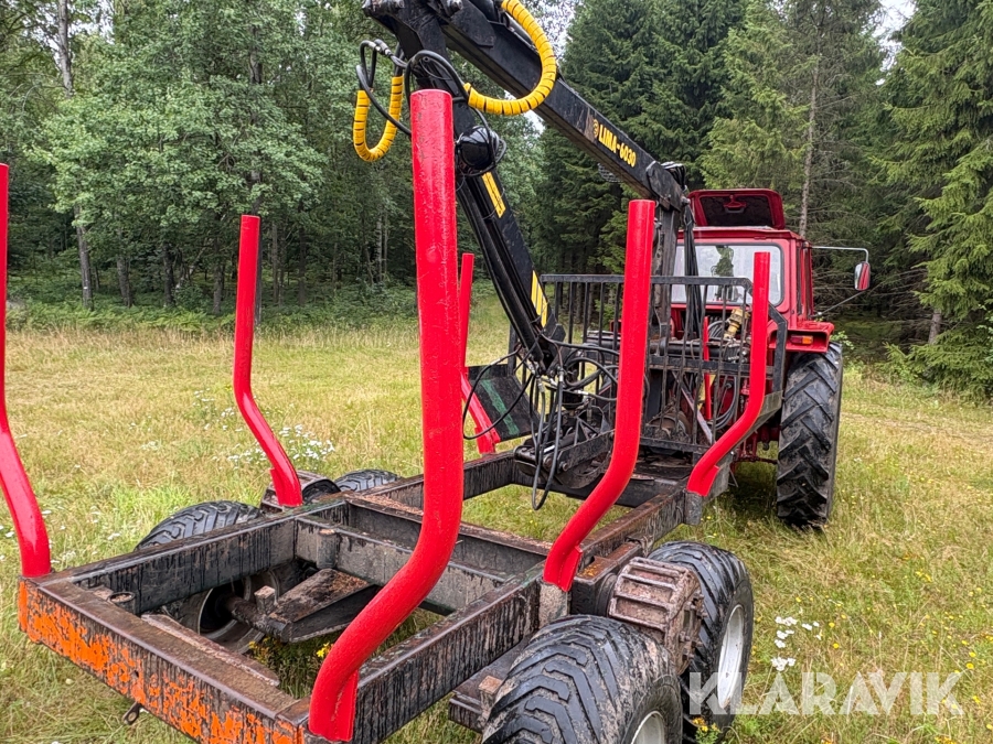Traktor/ Skogsekipage Volvo BM 650 med skogsvagn Möre, Lima-6030 timmerkran och vinsch