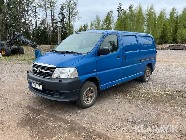 Skåpbil Toyota HiAce 2.5 4WD