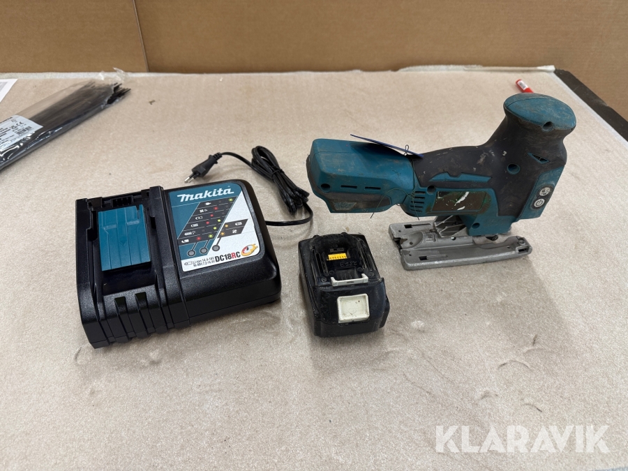 Sticksåg Makita DJV181RTJ