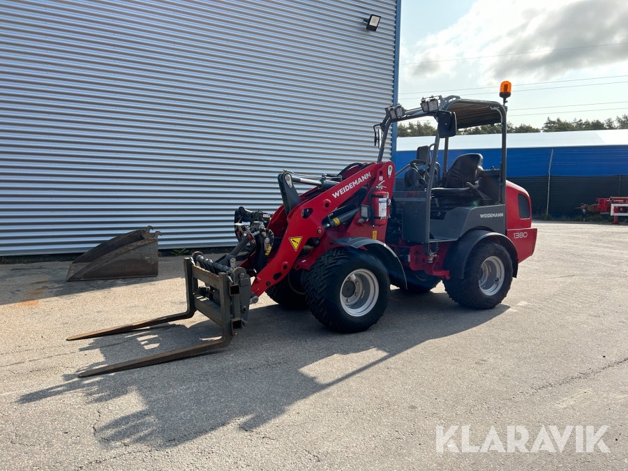 Hjullastare Weiderman 1380 med 4st redskap