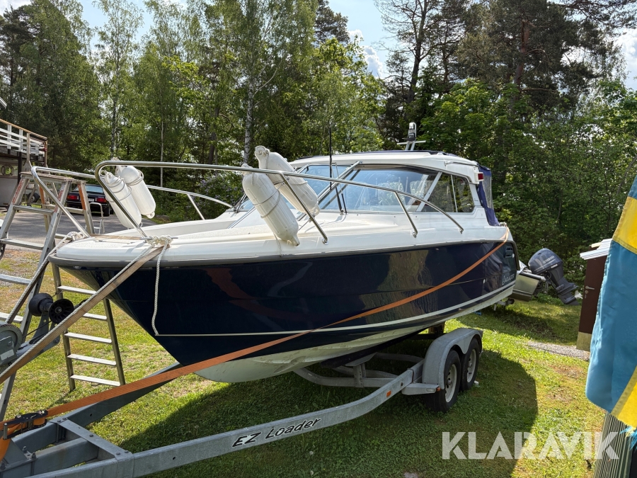 Fritidsbåt Aquador 22 HT finskbyggd