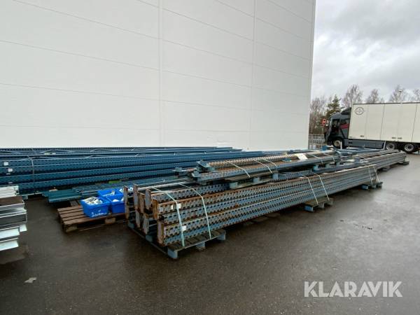 Stort parti pallställsmaterial