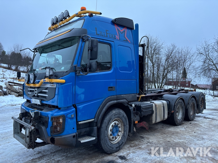 Lastväxlare Volvo FMX 460 plogutrustad med underbett