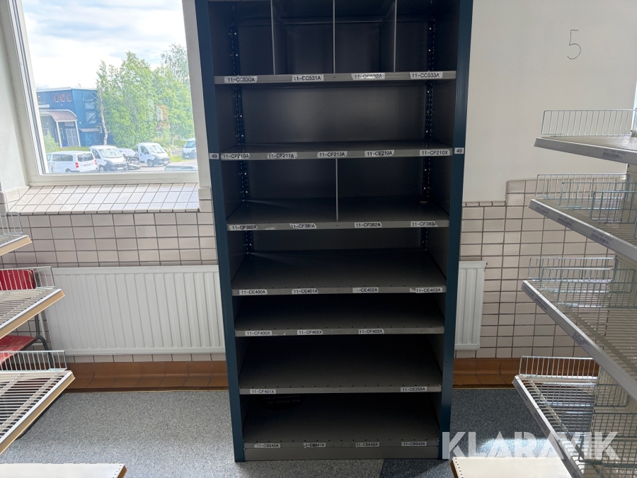 Lagerhylla med flyttbara avdelare